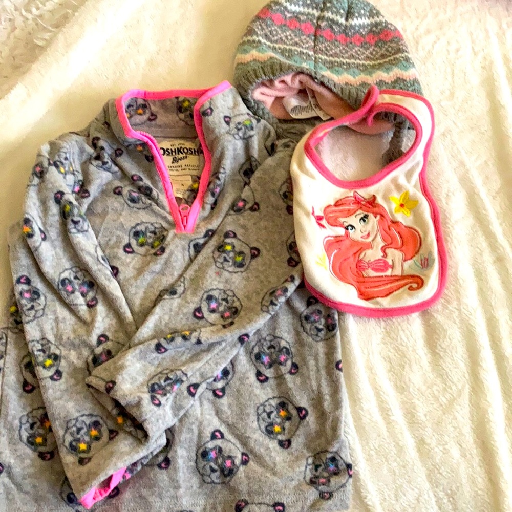 sweater pink and gray size 4T, gray and pink beanie size 4T,bib pink/white 3/6M
